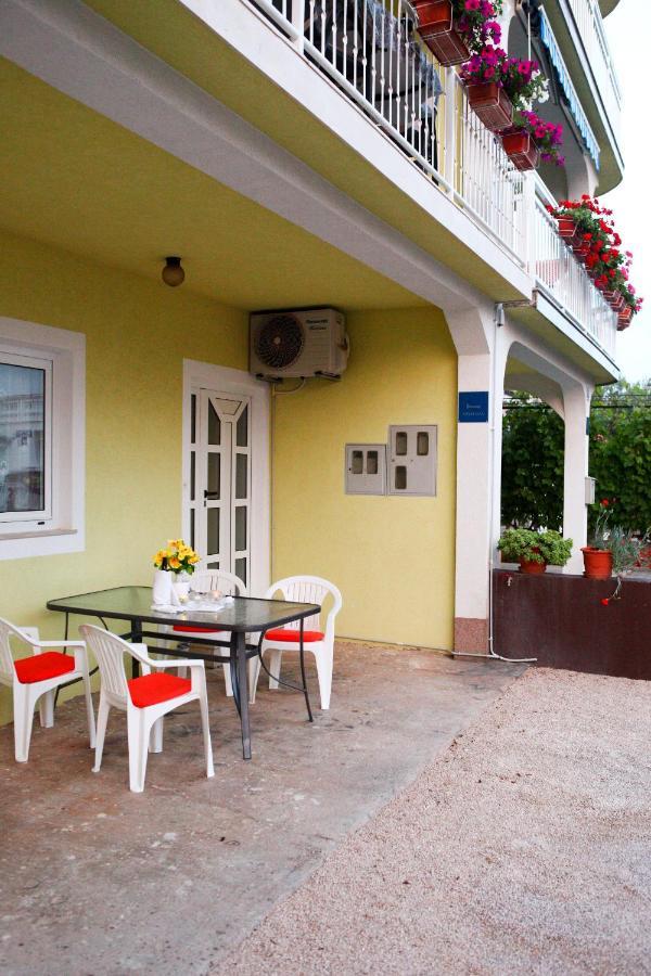 Apartmani Andrej Vodice Esterno foto