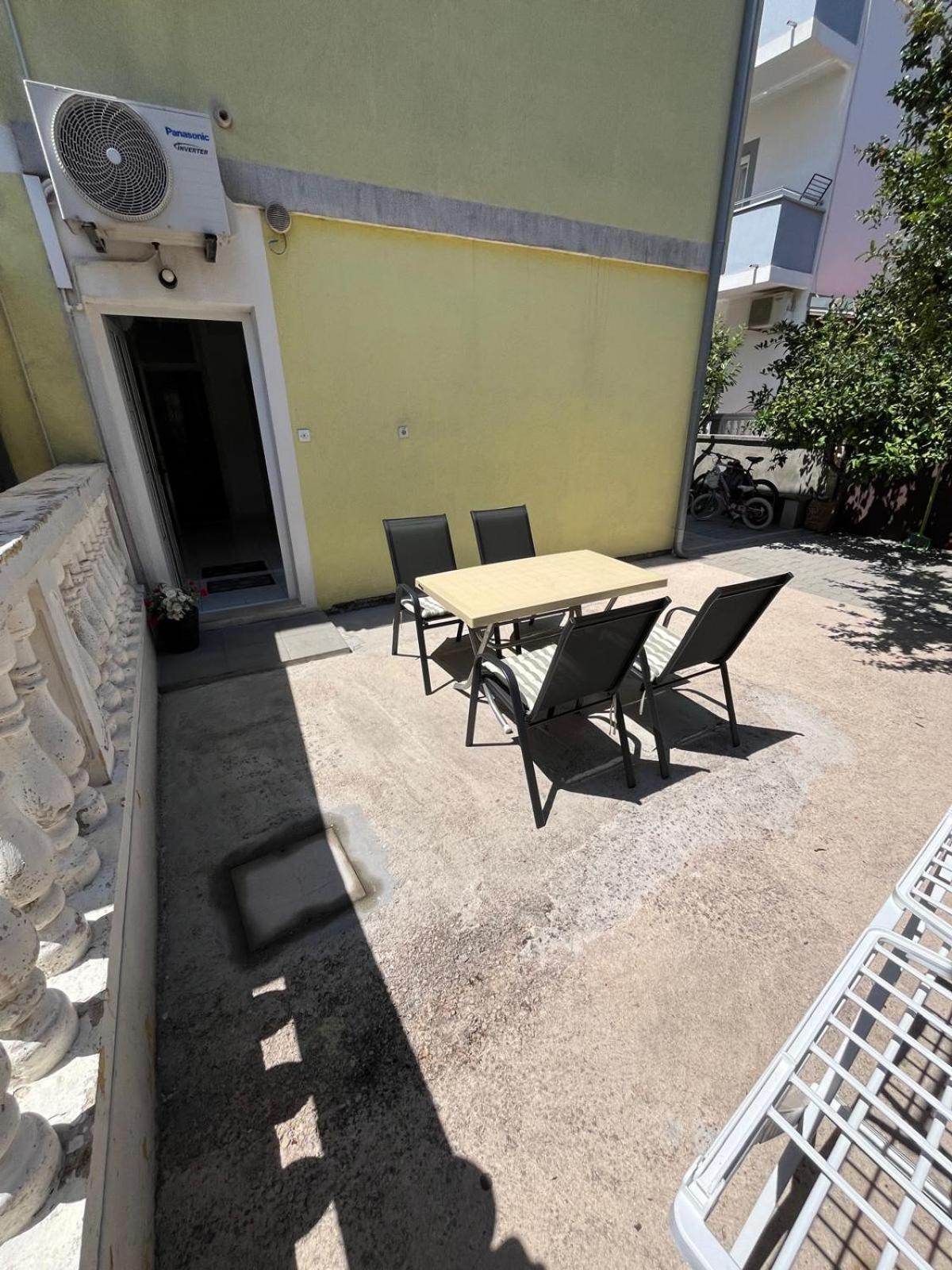 Apartmani Andrej Vodice Esterno foto